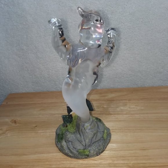 Color changing Halloween Light-up Haunted Ghost Figurine - Picture 4 of 10